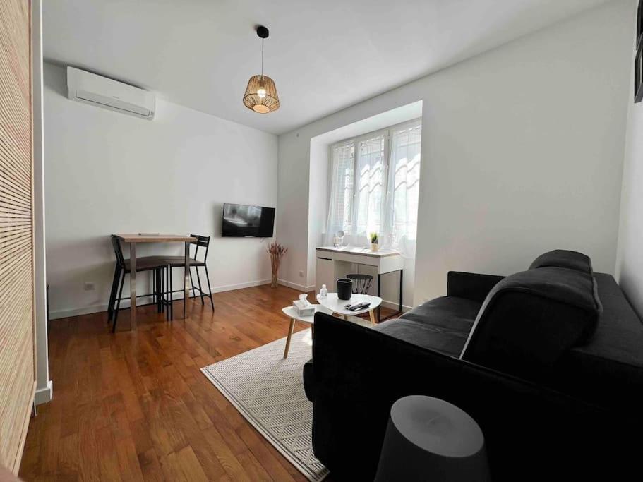 Appartement Climatise / Centre-Ville / 4 Personnes Besanzón Exterior foto
