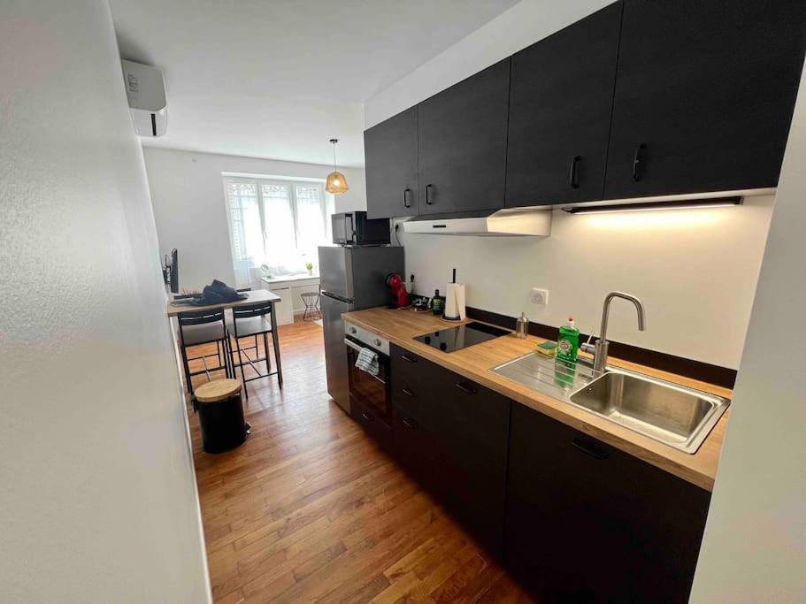 Appartement Climatise / Centre-Ville / 4 Personnes Besanzón Exterior foto
